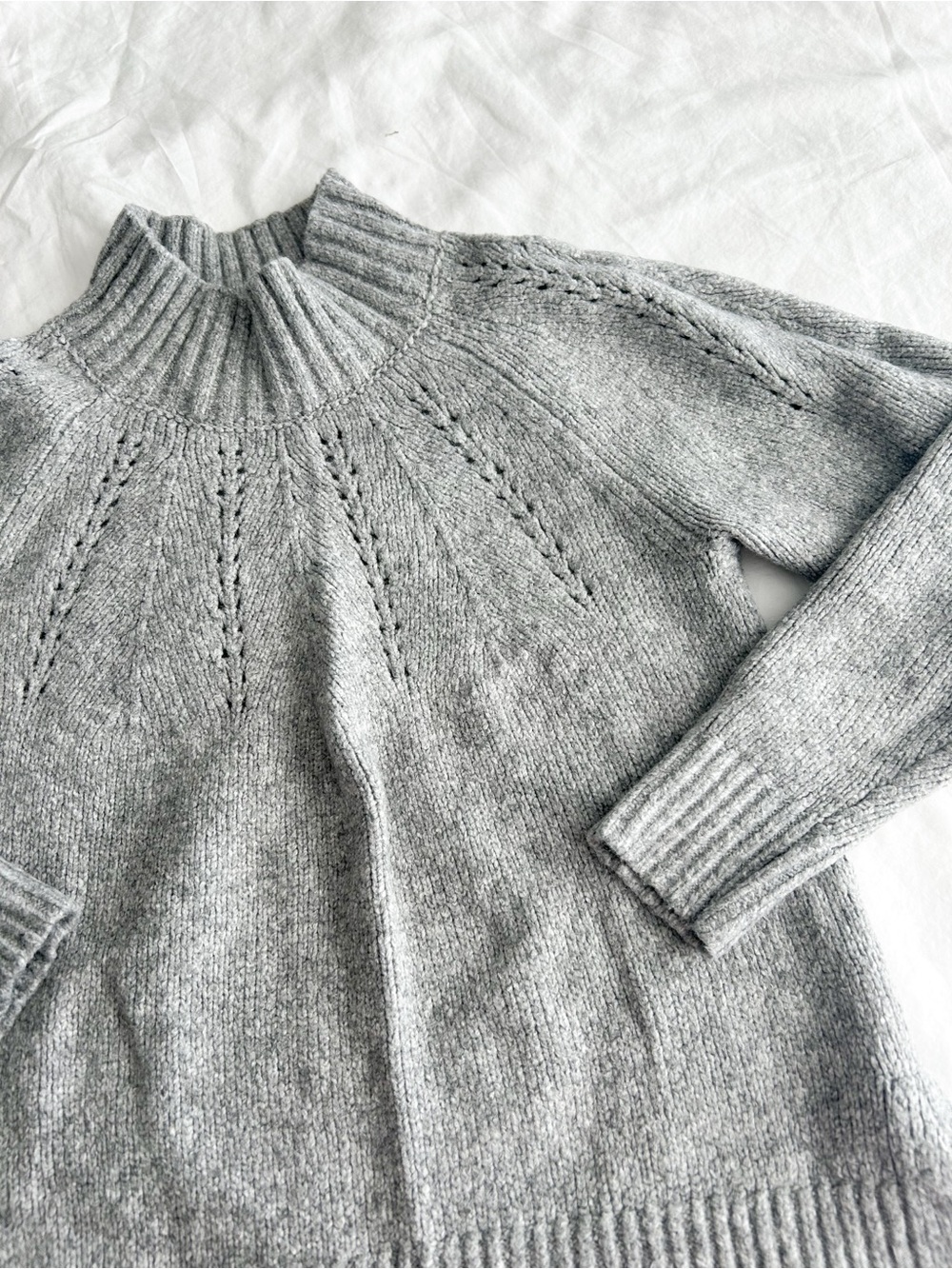 Banana Republic Gray Mock Neck Knit Sweater - Women
